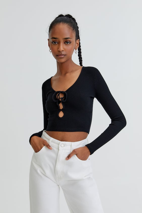 Black Body Hugging Crop Top – Styched Fashion