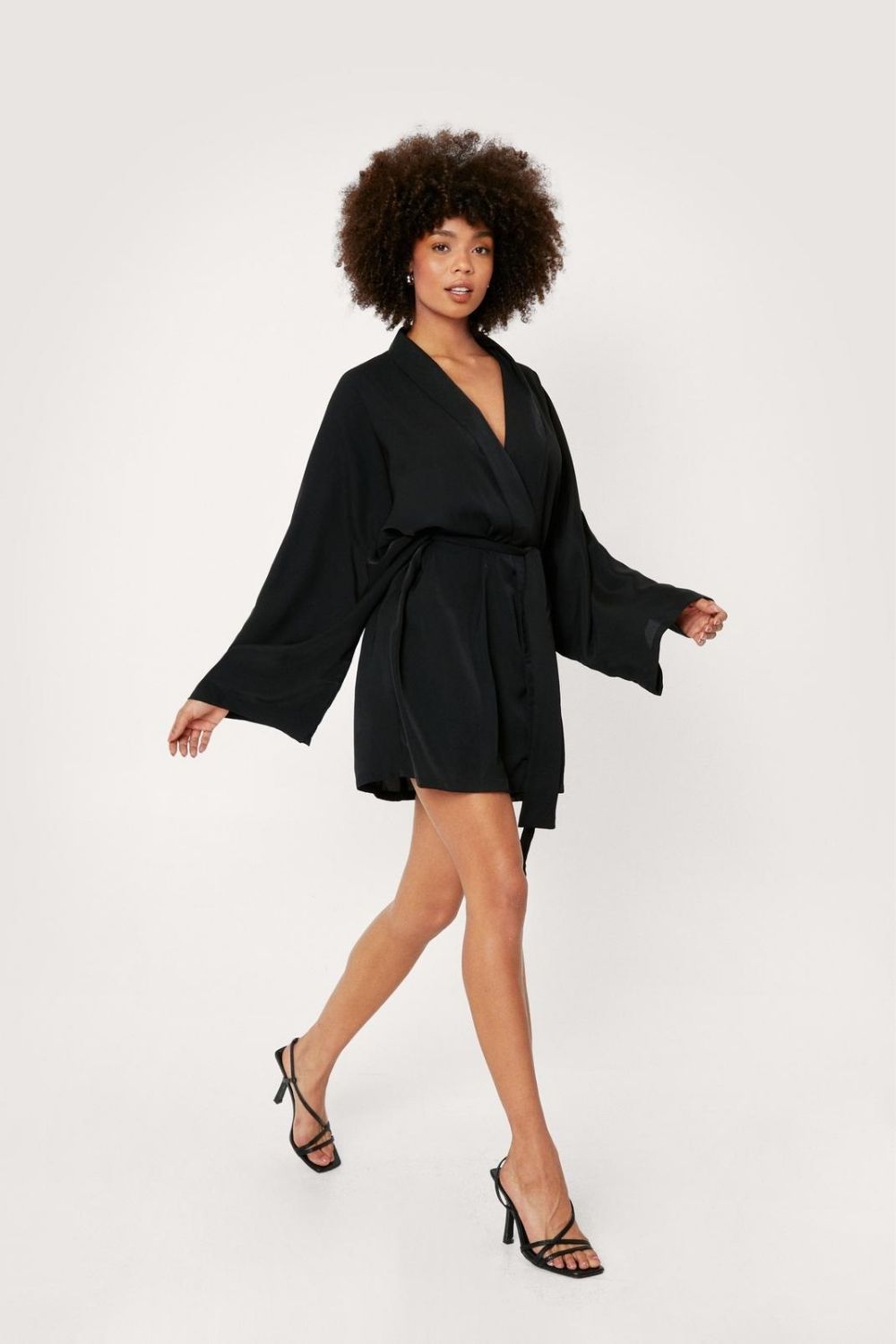 kimono style short dress Amazon.com: Women Floral Kimono Robe Short Silk Satin Bathrobe Sexy Japanese Yukata Sleepwear Dressing Gown with Belt Lingerie Bridesmaid Robe Nightwear for Wedding Bridal Party V-neck Loungewear Pajamas Set : Clothing, Shoes