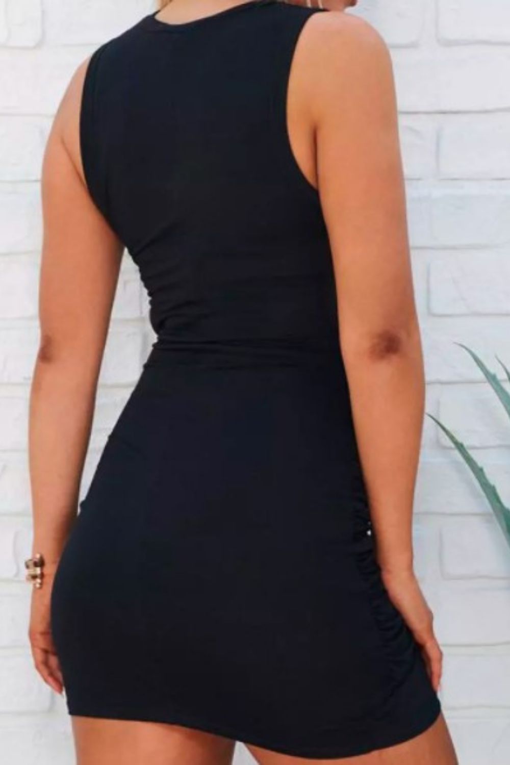 Hollow Out Twist Bodycon 
Dress In Black