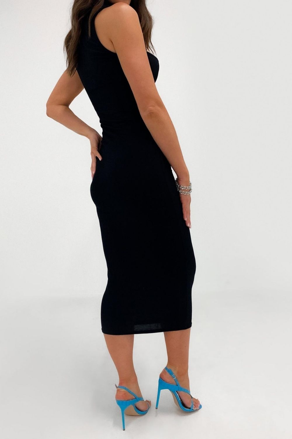 High Neck Cut Detail In The Front Black Midaxi Dress