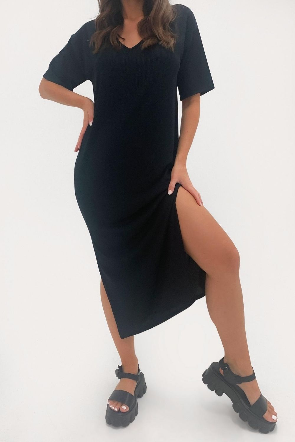 Side slit Black Midaxi Dress In Black