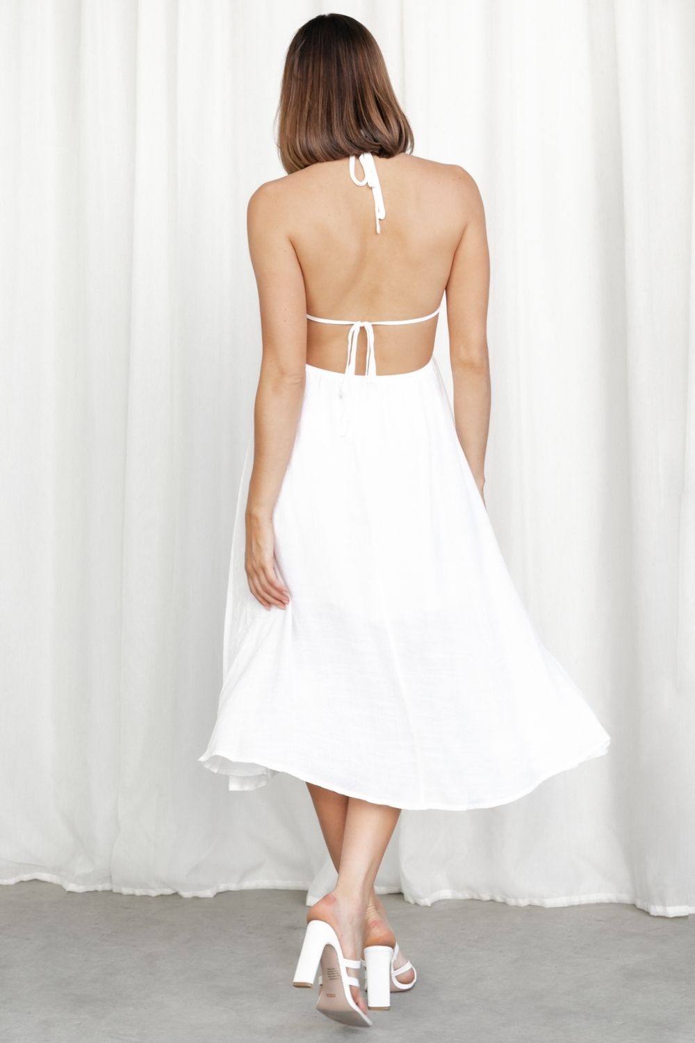 Simplicity White Backless Dress