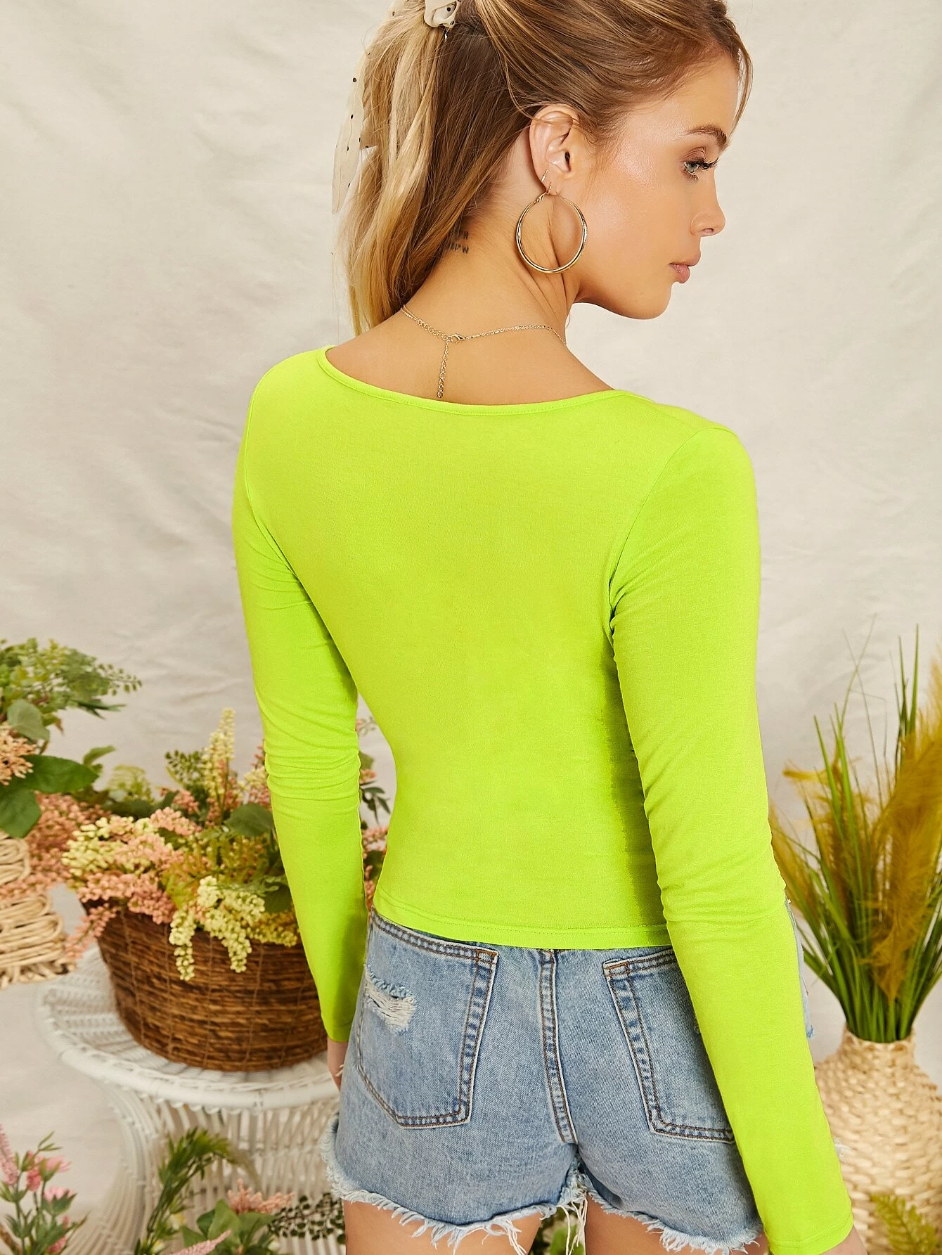 Neon V neck solid tee