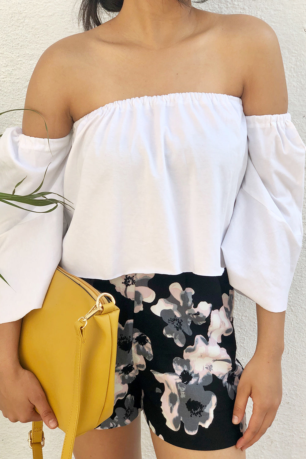 Shoulder Expose Ruffle Top White